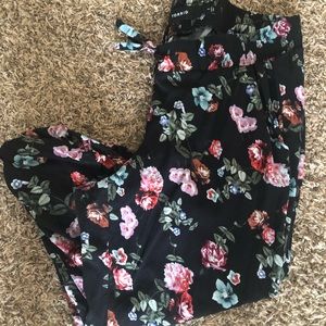 Capri floral pants